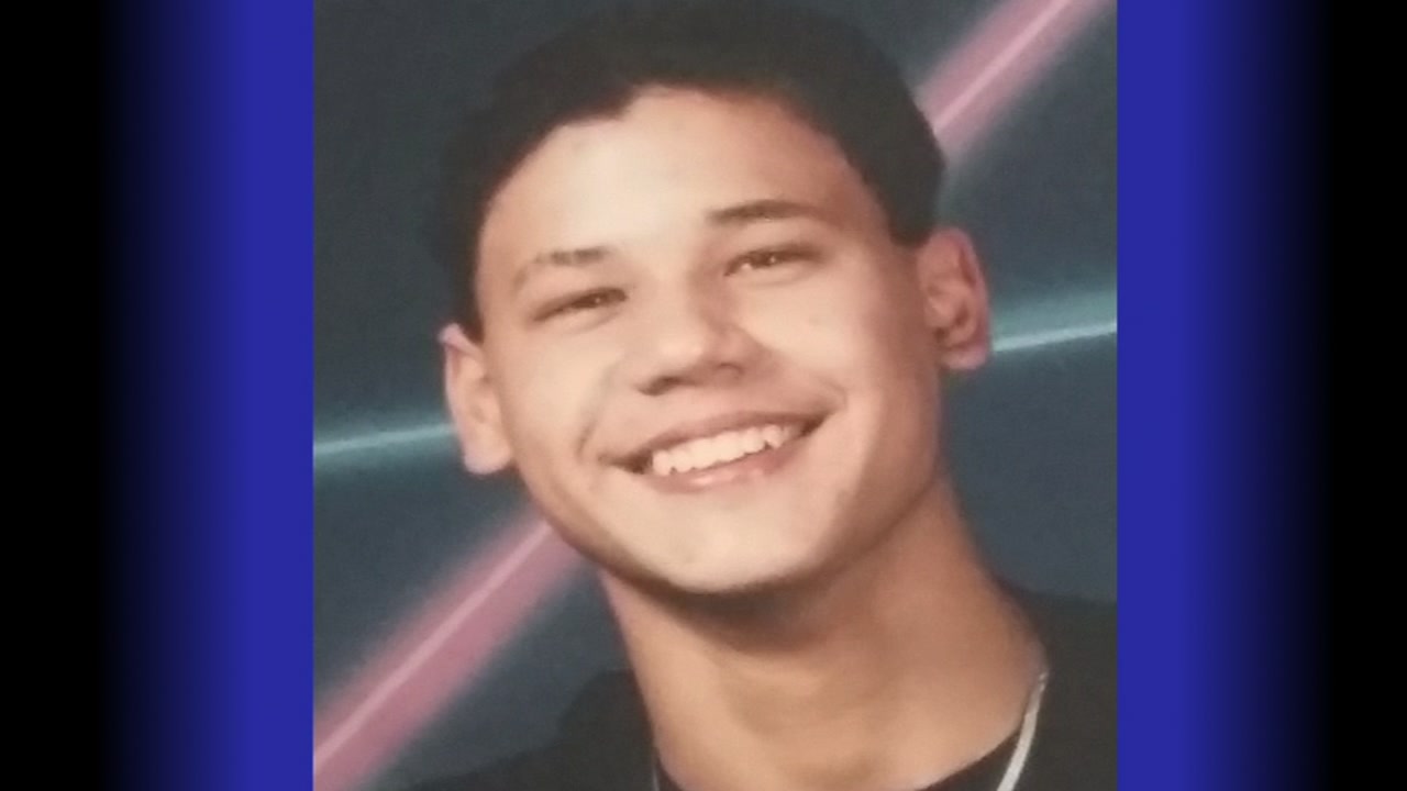 Man dies trying to defend food truck from robbery